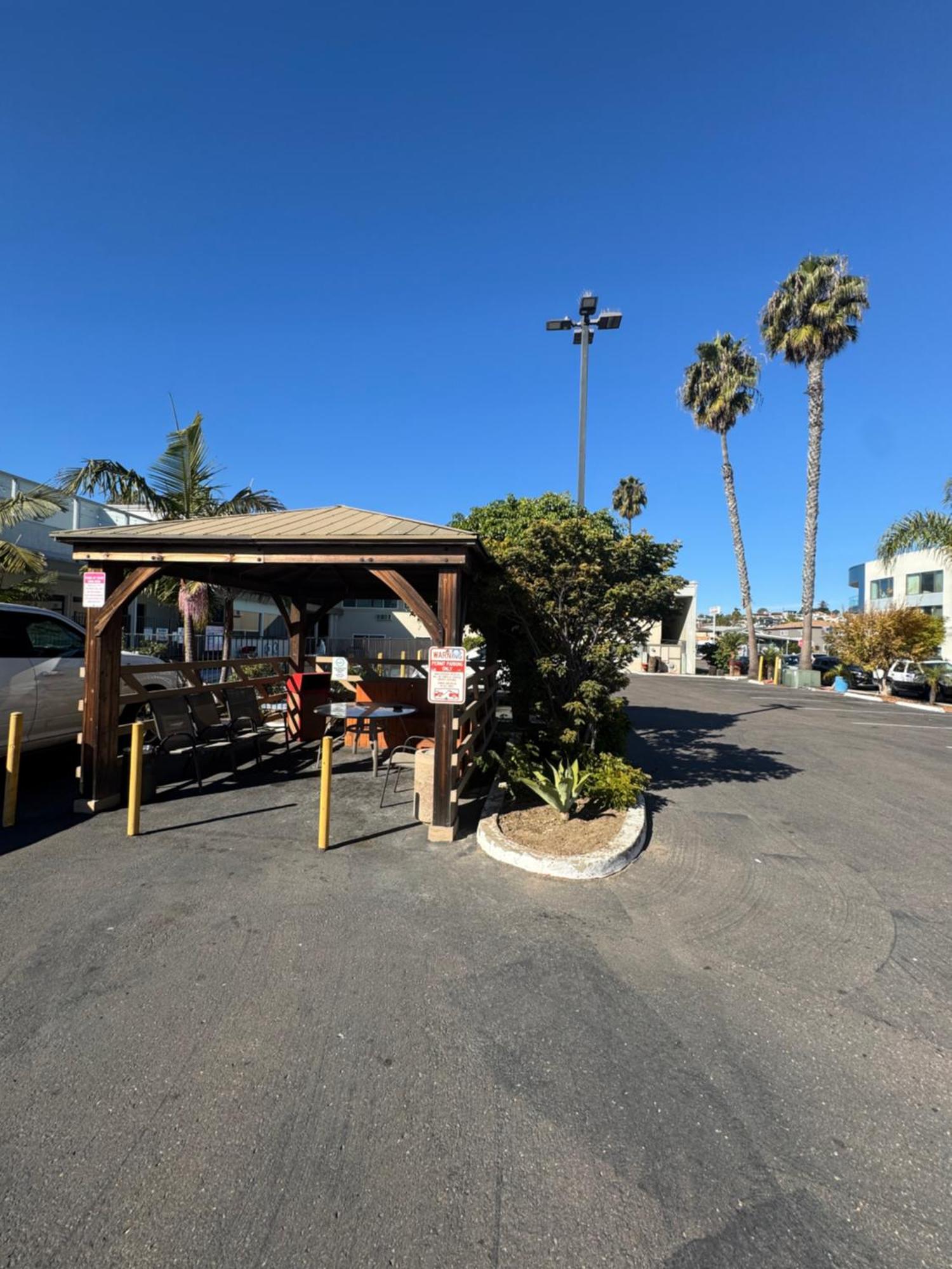 Ramada By Wyndham San Diego Airport Hotel Exterior photo